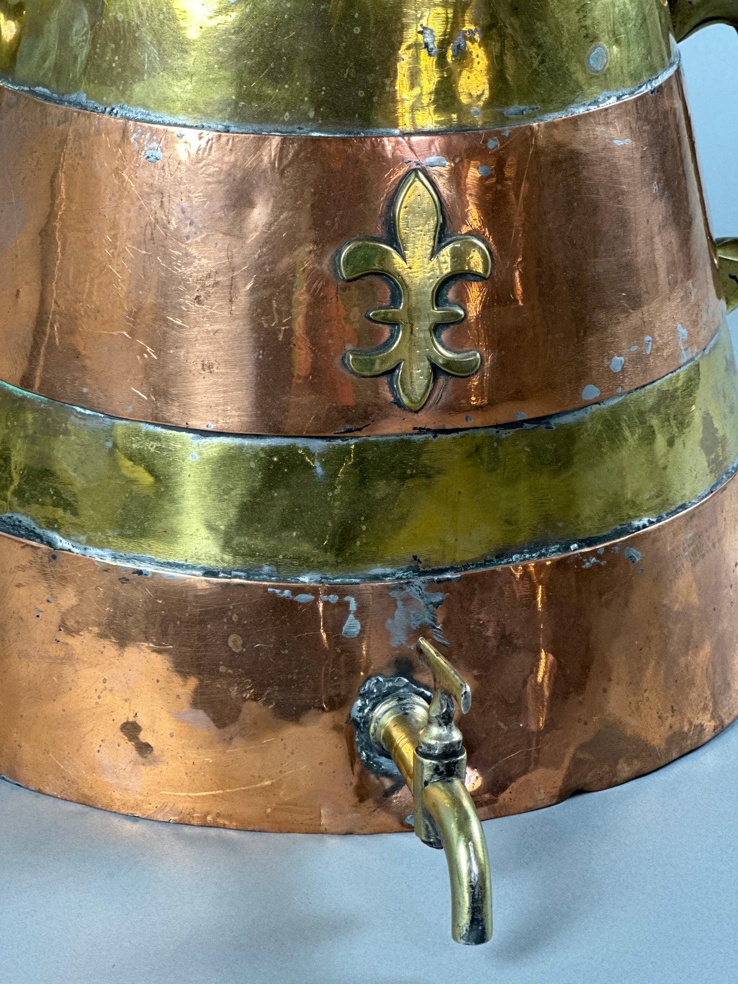 Copper Cidre With Fleur de Lis