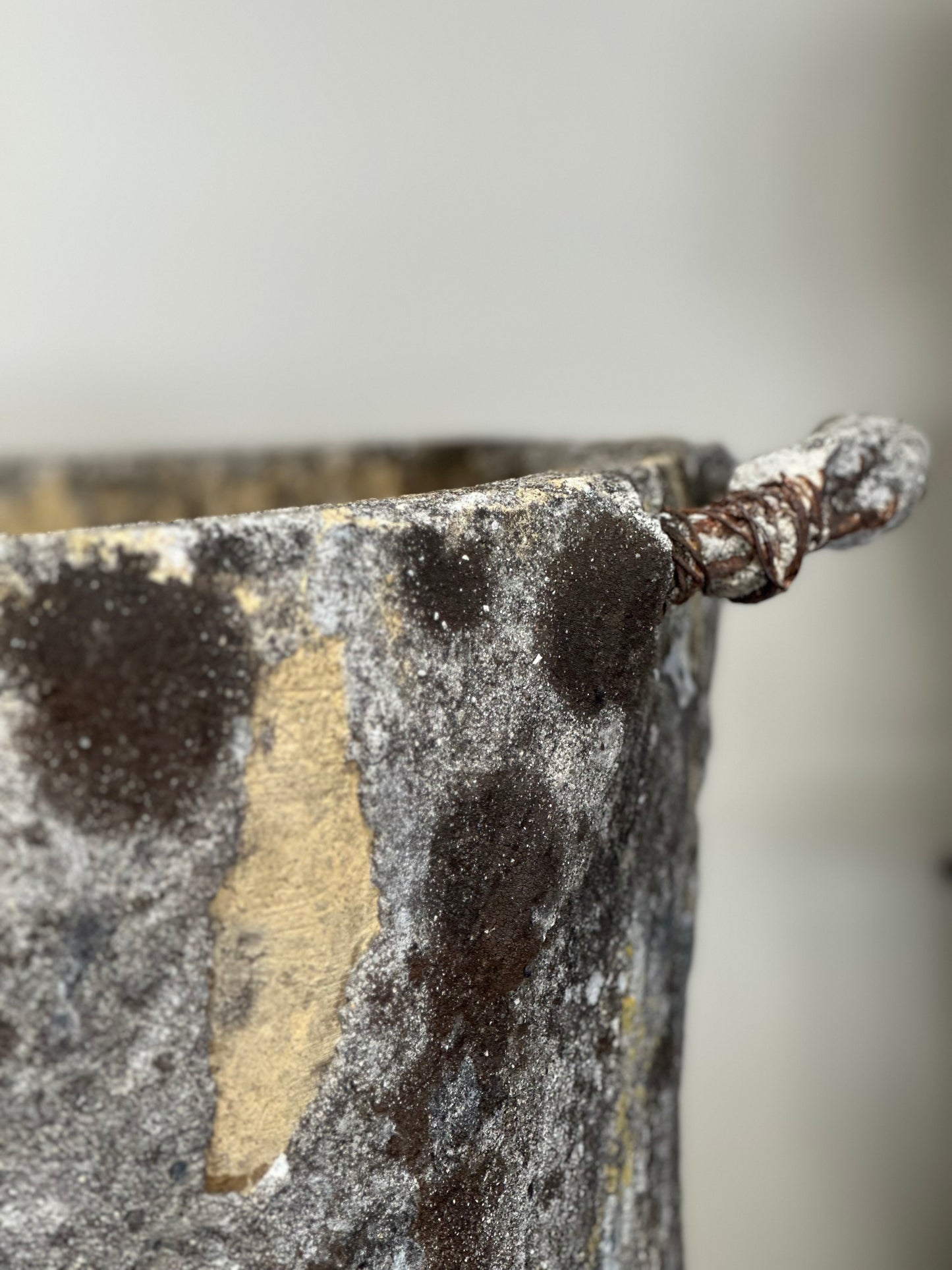 Faux Bois Pot - France