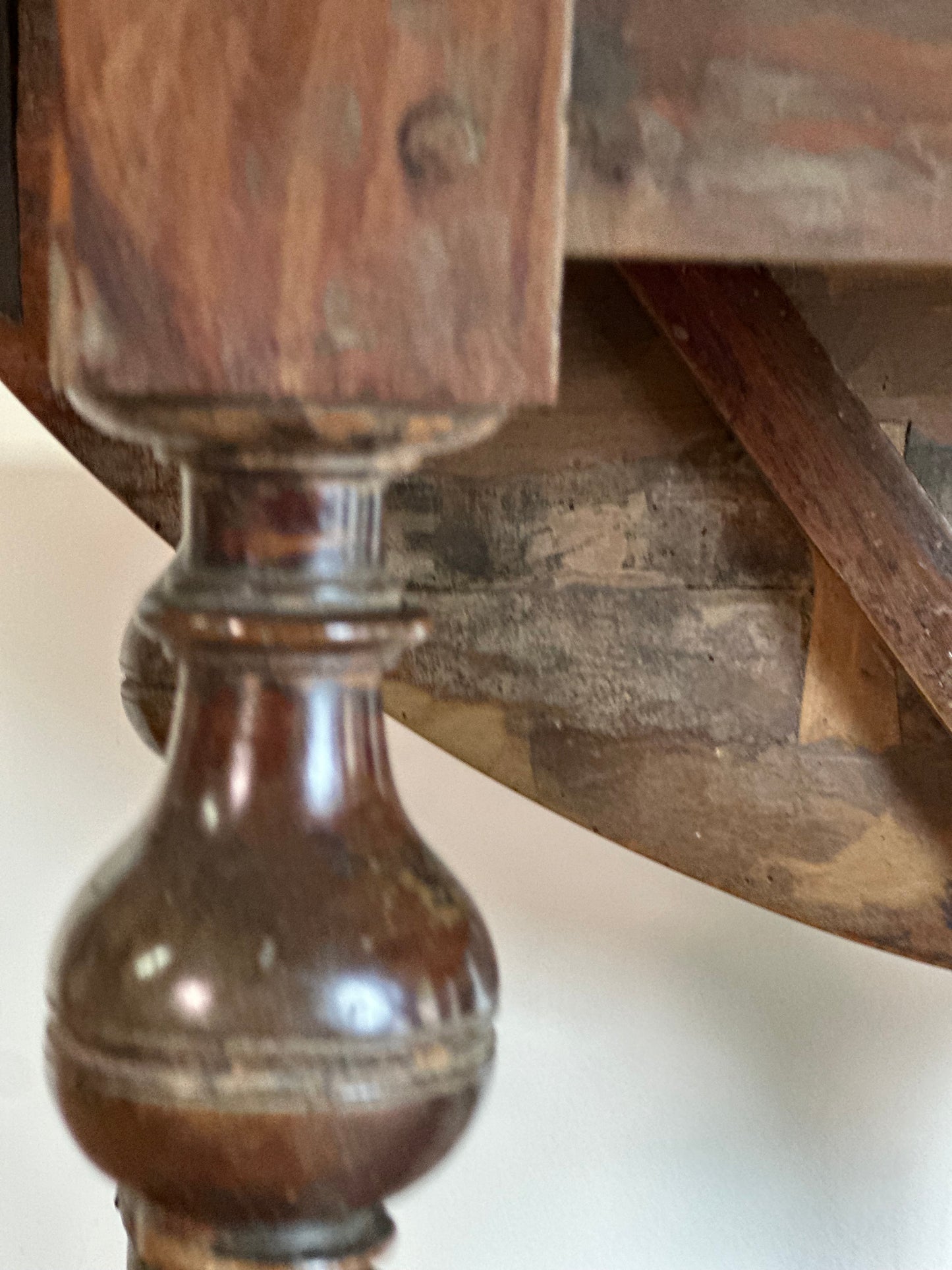 Tuscan Perugia Gate Leg Table c1760