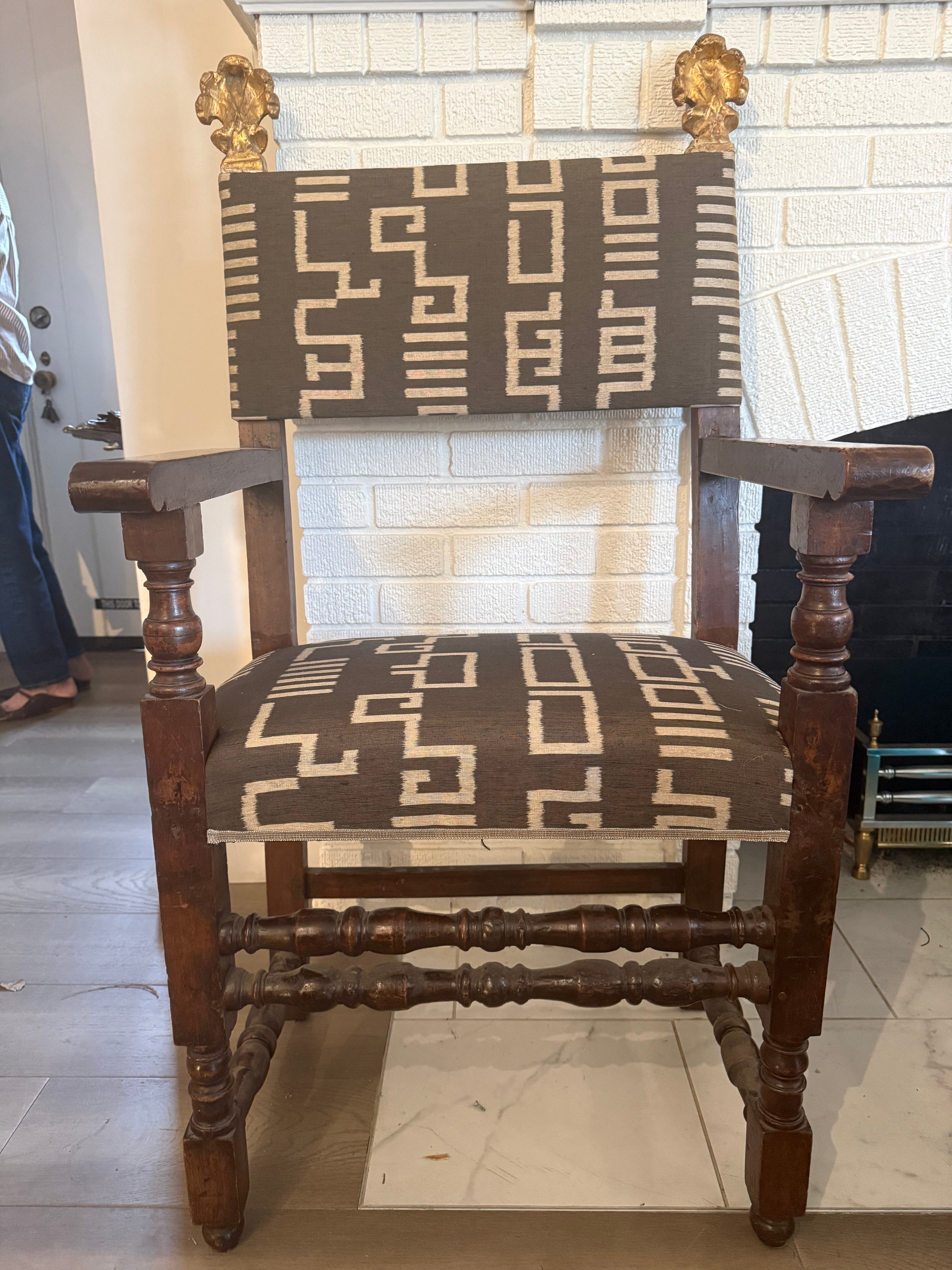 Italian Walnut Throne Chair c1800