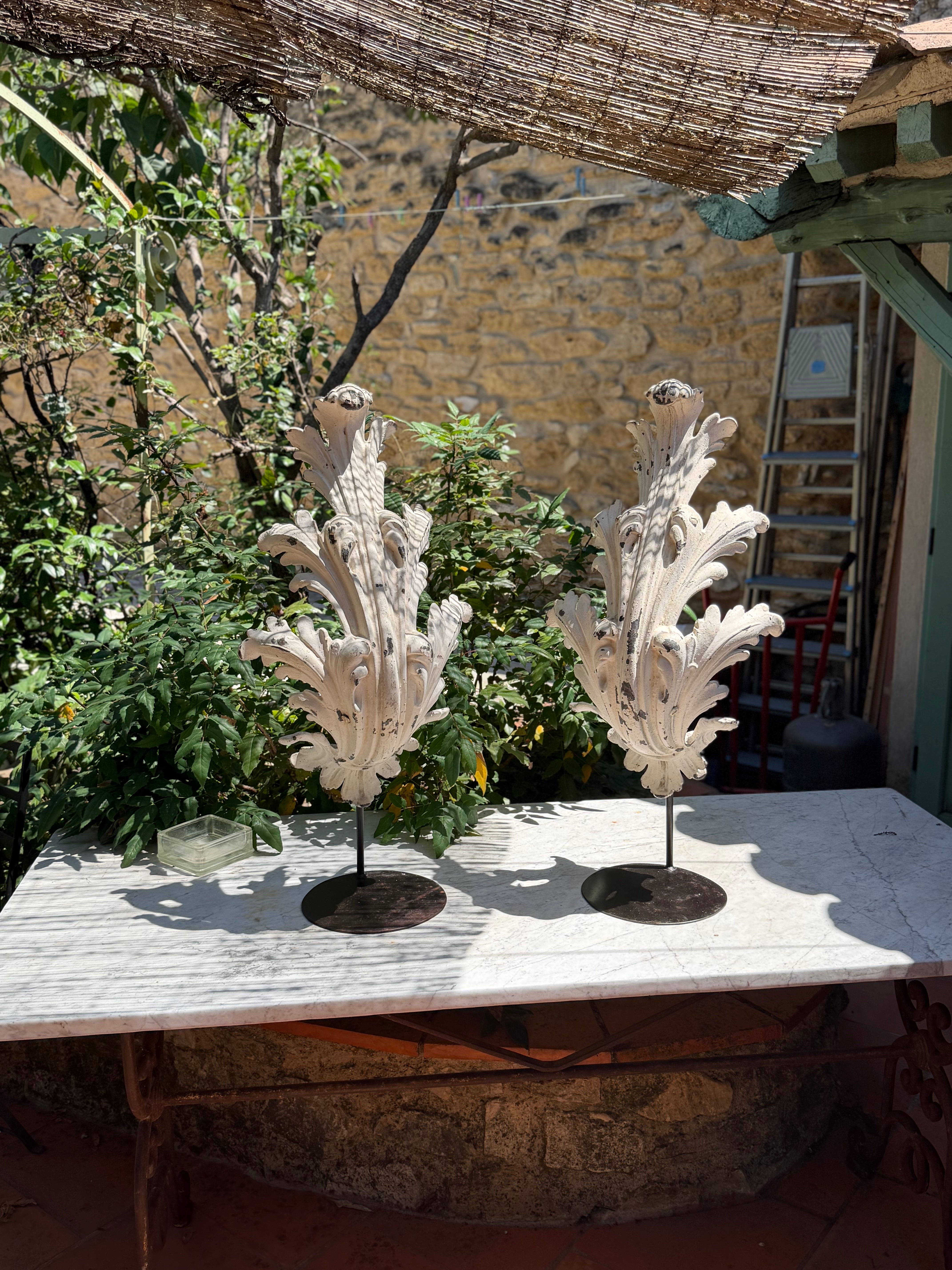 Metal Acanthus Leaf On Stand - France
