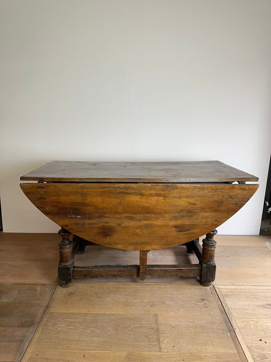 Tuscan Perugia Gate Leg Table c1760