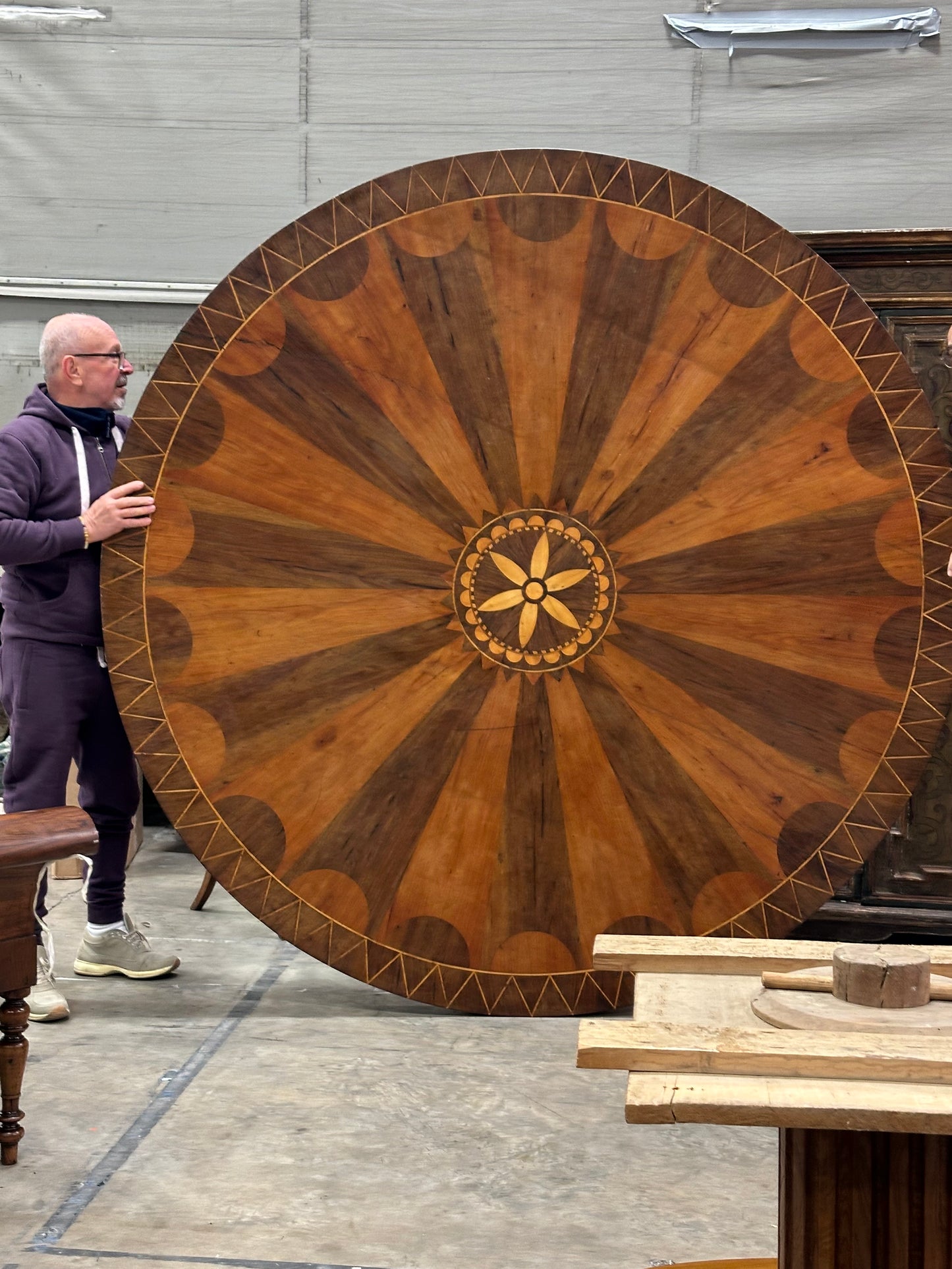 Italian Walnut With Tulip Wood Inlay Round Dining Table  c1820