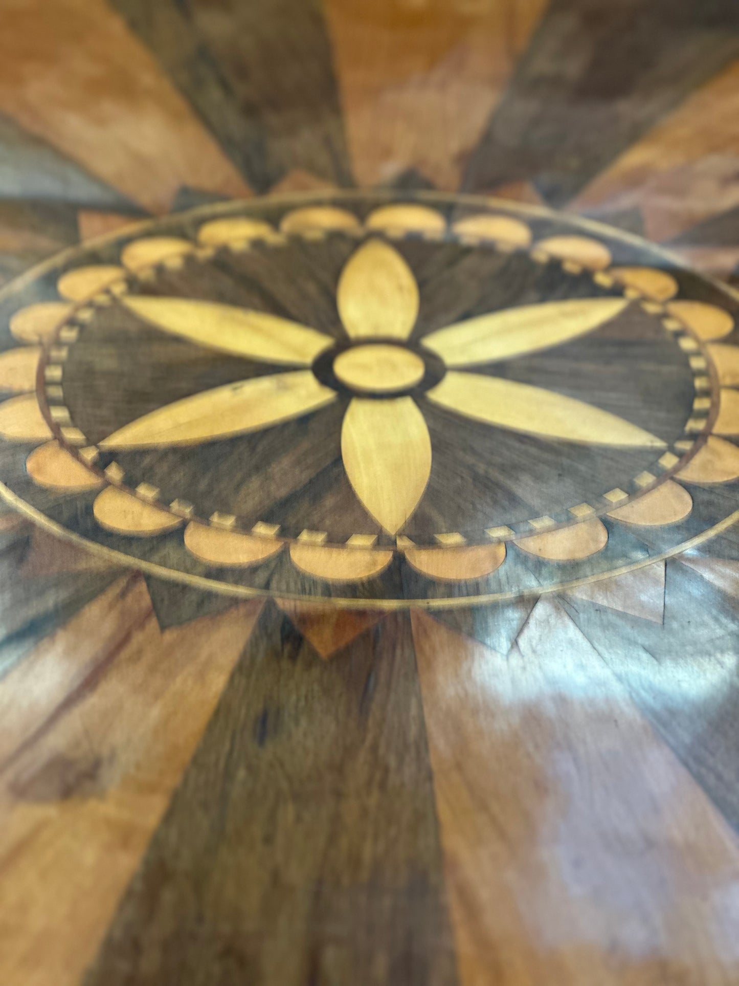 Italian Walnut With Tulip Wood Inlay Round Dining Table  c1820