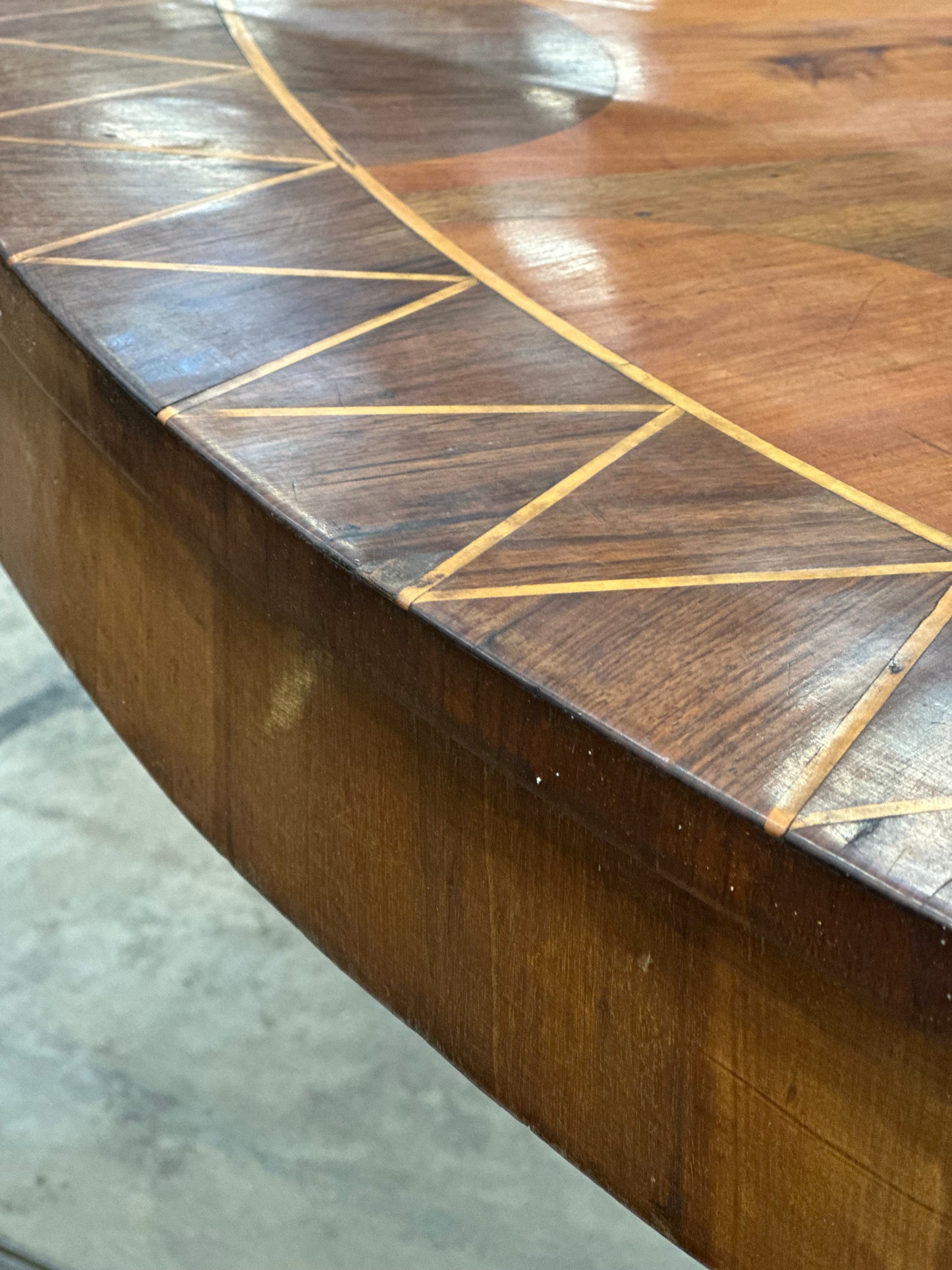 Italian Walnut With Tulip Wood Inlay Round Dining Table  c1820