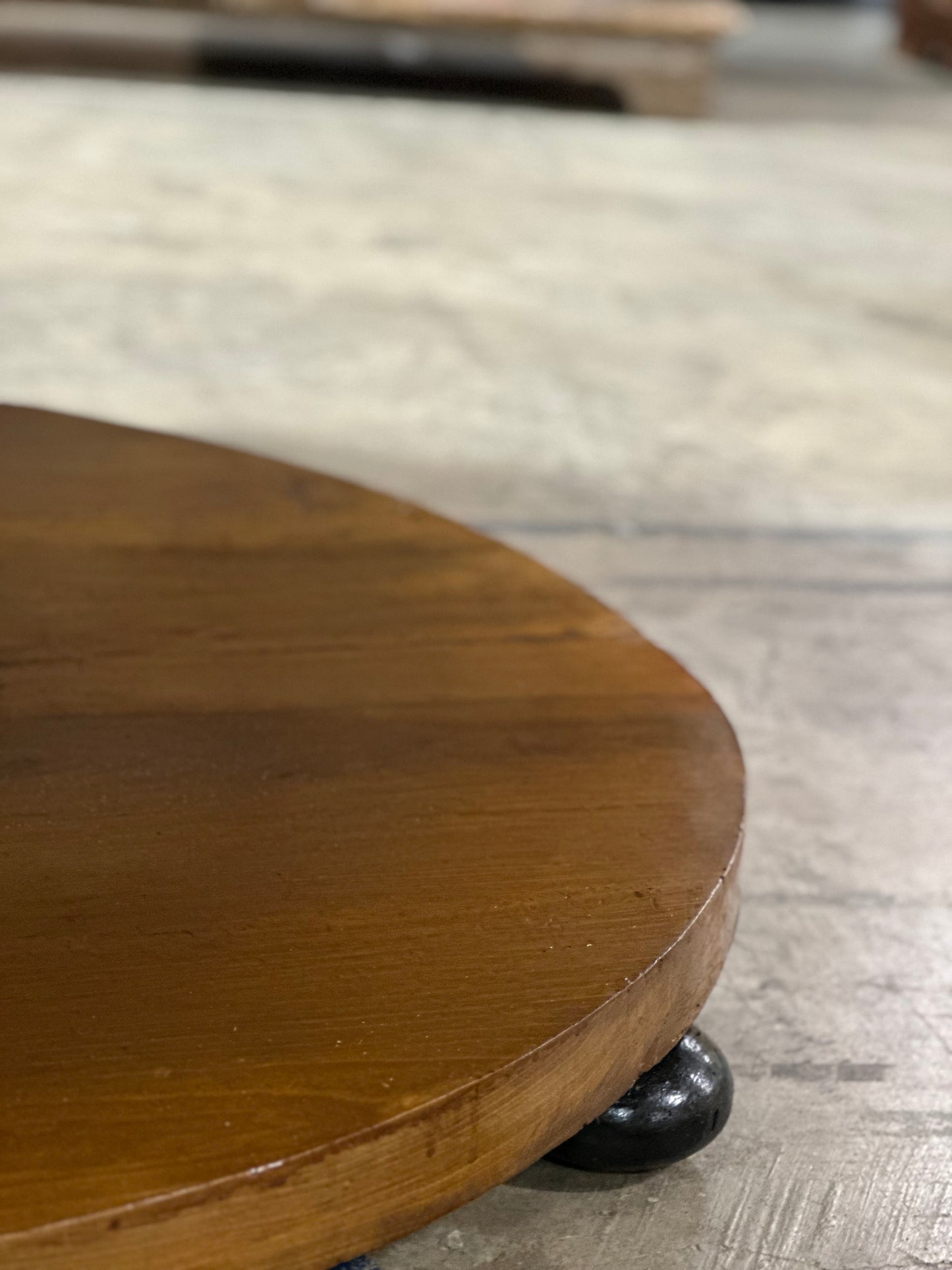 Italian Walnut With Tulip Wood Inlay Round Dining Table  c1820