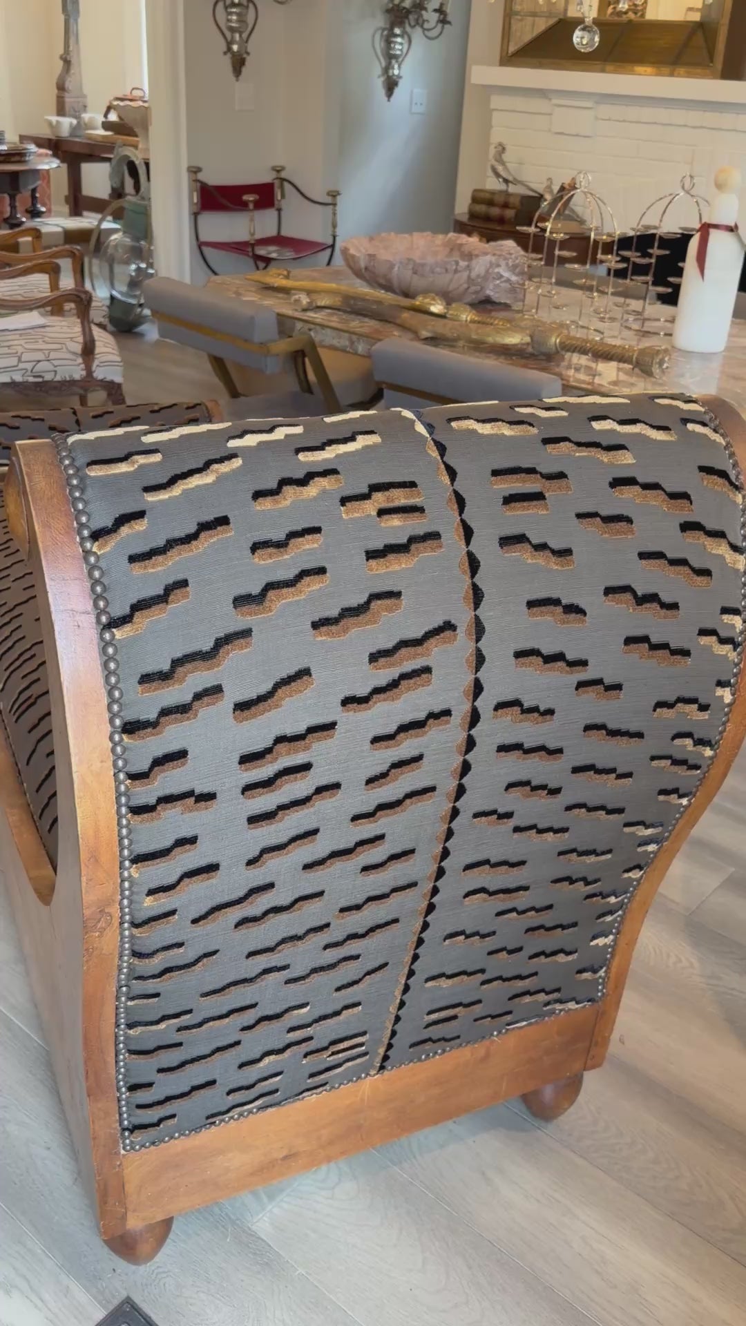 Load video: French Monaco Birds Eye Maple Recamier -1920s